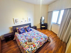 Flirty Flamingo Seaview Apartment